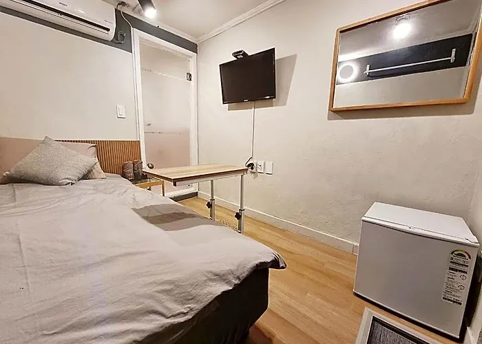 Carrot Hotel